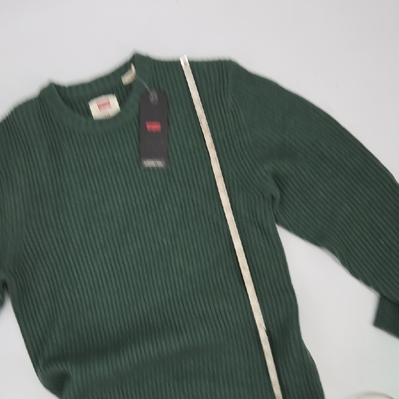 Levi's Forest Green Crewneck Sweater - Picture 11 of 11